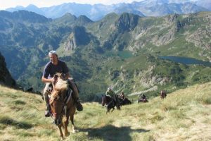 Cheval et nature dans les Pyrénées, entre Ariège et Aude