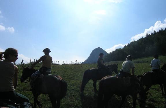 Rando cheval, les Pyrénées et ses châteaux cathares - Destinations Cheval