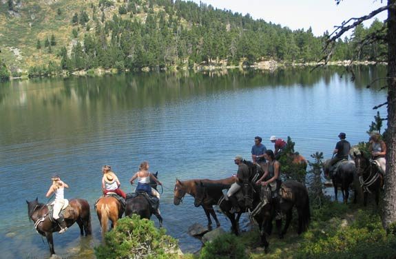 Randonnée à cheval, les Pyrénées et les lacs d’altitude | Destinations cheval