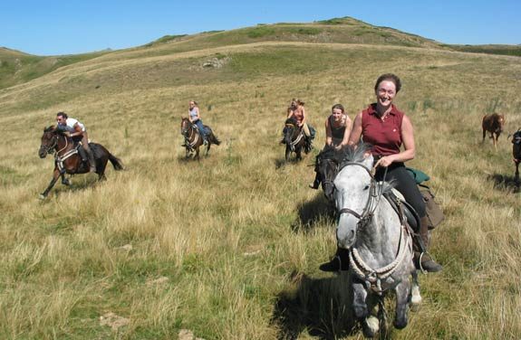 Randonnée à cheval, les Pyrénées et les lacs d’altitude | Destinations cheval