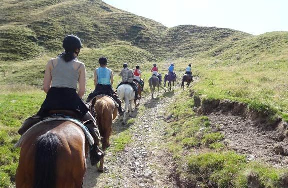 randonnee cheval ado auvergne | Destinations Cheval