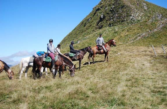 randonnee cheval ado auvergne | Destinations Cheval