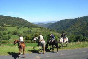 Randonnée équestre en Lozère les 3 lacs