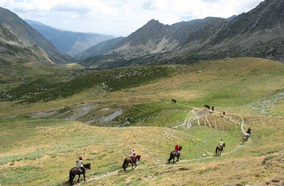 Randonnée équestre, les Pyrénées à perte de vue | Destinations cheval