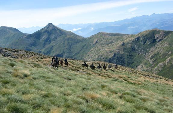 Randonnée équestre, les Pyrénées à perte de vue | Destinations cheval