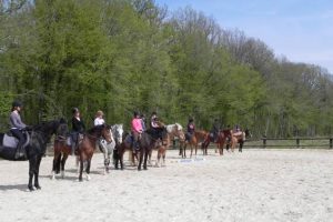 Stage équestre et multi-activités dans l’Yonne, 10-16 ans