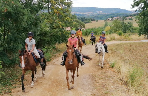 Randonnée à cheval pour enfant et adolescent en Ardèche