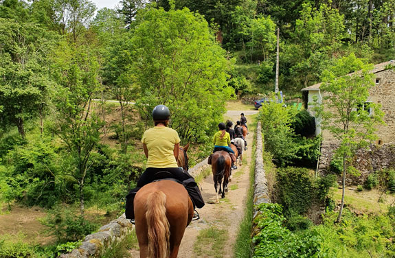 randonnee ardeche cheval