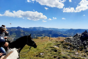 Randonnée à cheval dans le Cantal