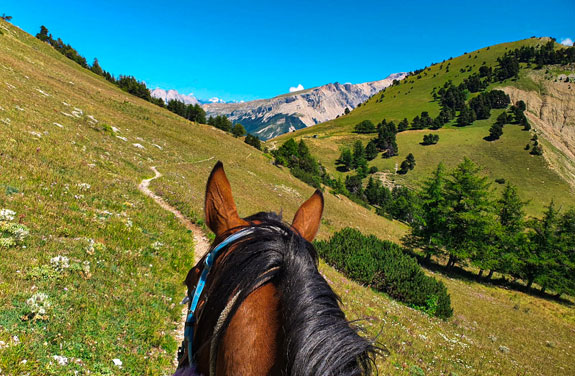 2 jours à cheval dans les hautes alpes sur un sentier