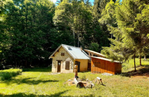 randonnée à cheval dans les Hautes Alpes hébergement en cabane