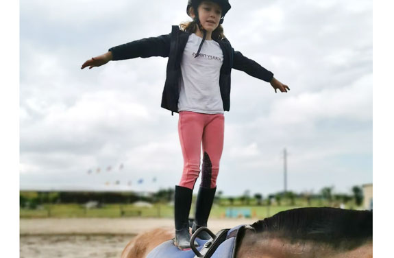 voltige à cheval colonie en Gironde